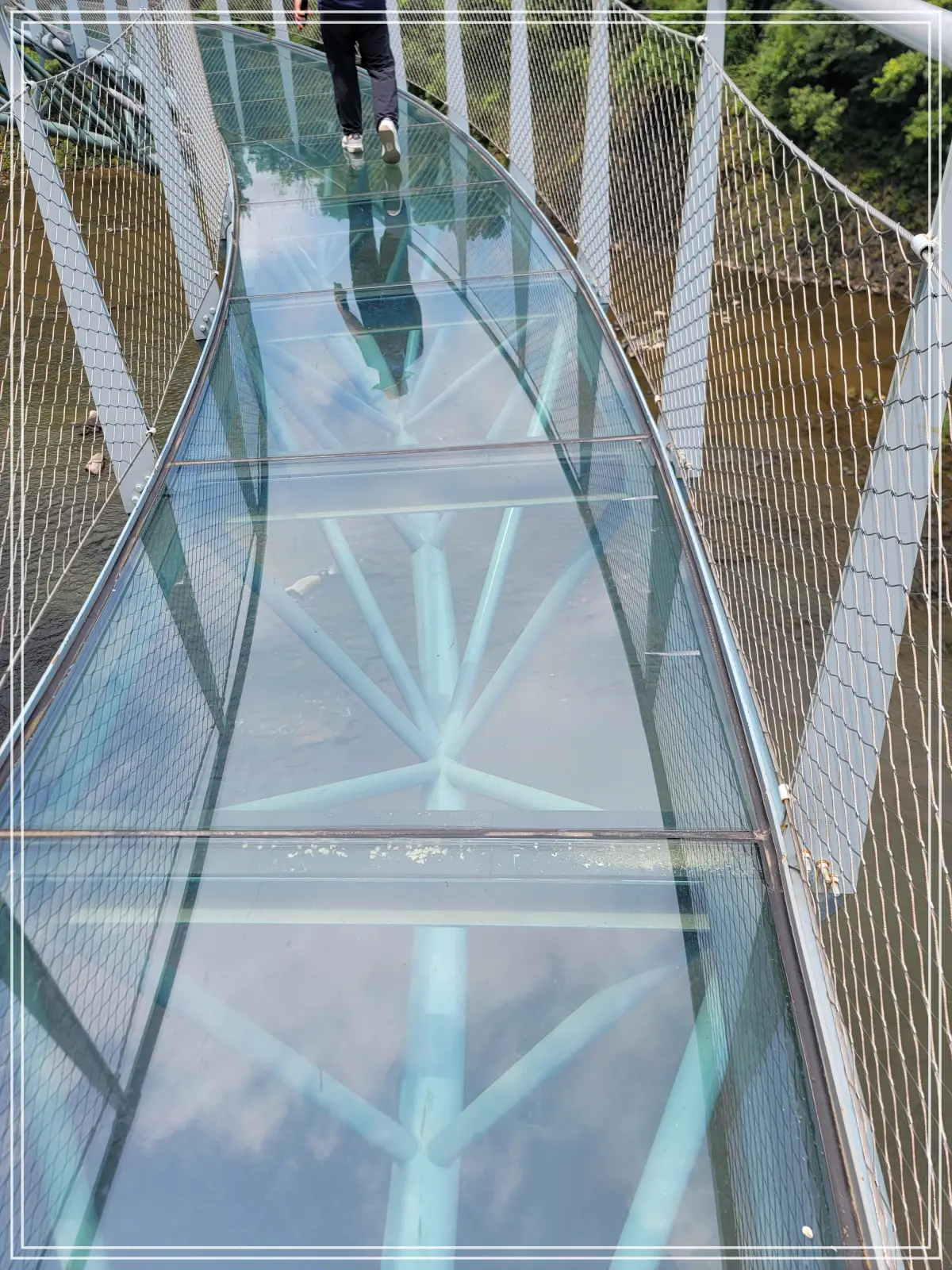 한탄강-주상절리길-철원한탄강-스카이전망대-투명유리발판-오른쪽