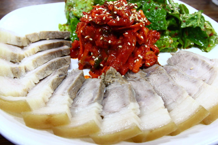 장사의 신 25년 전통 노포 막국수 메밀돈가스 세트 막국수 가평 맛집