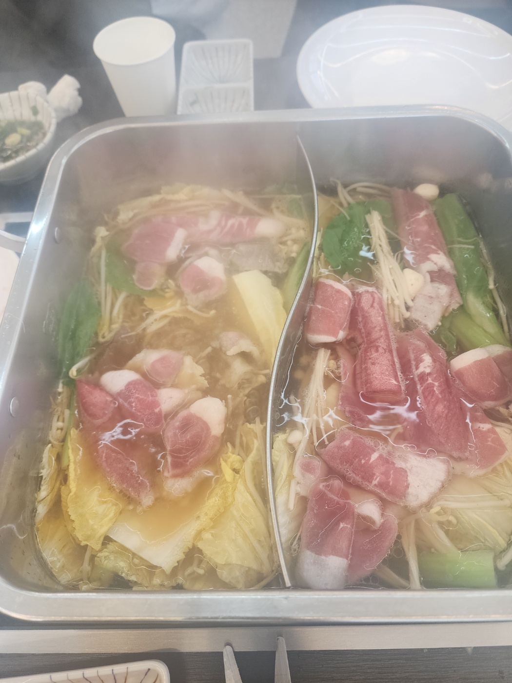 고기를 넣은 샤브샤브