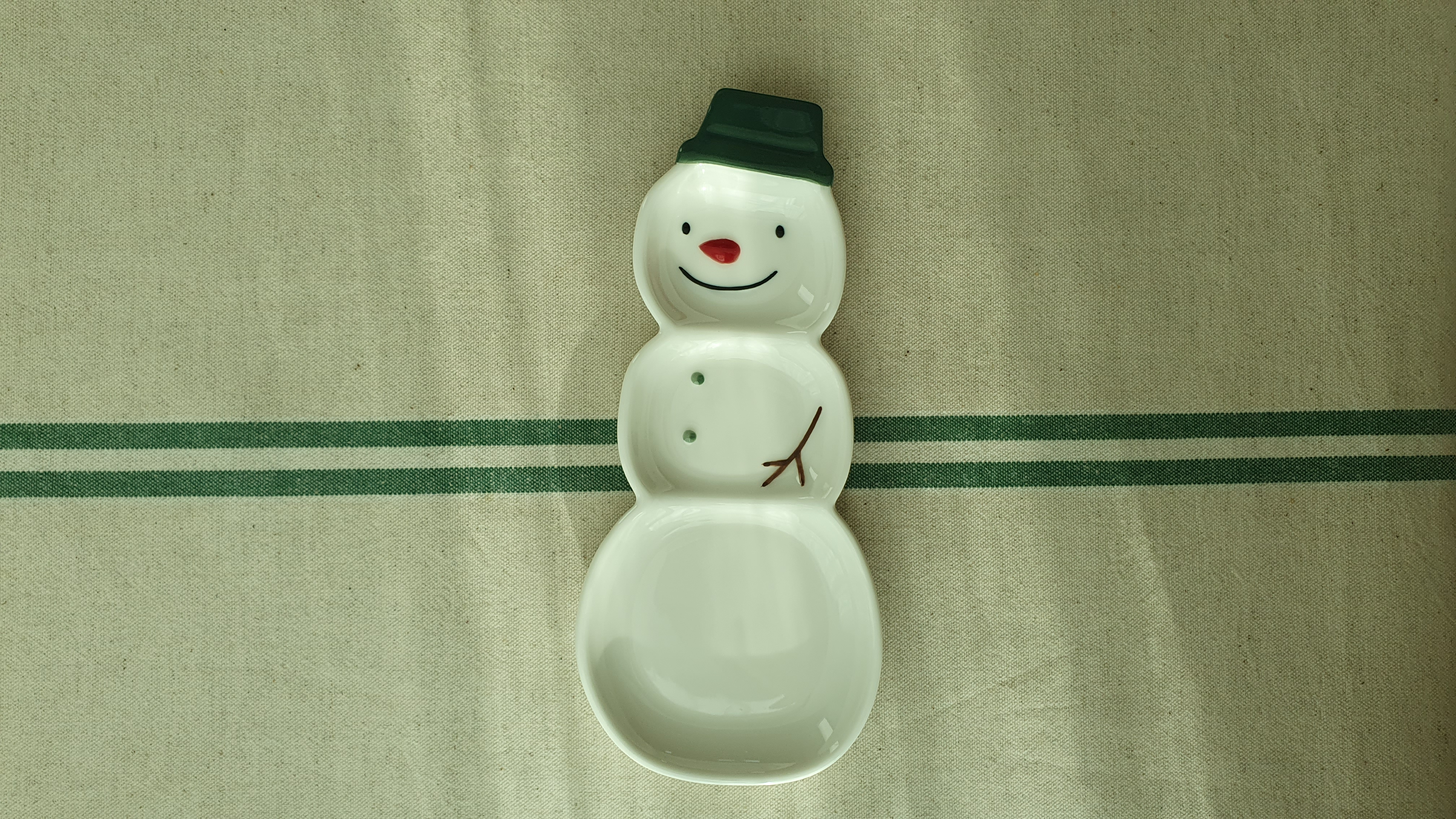 모던-하우스-눈사람-간식-접시