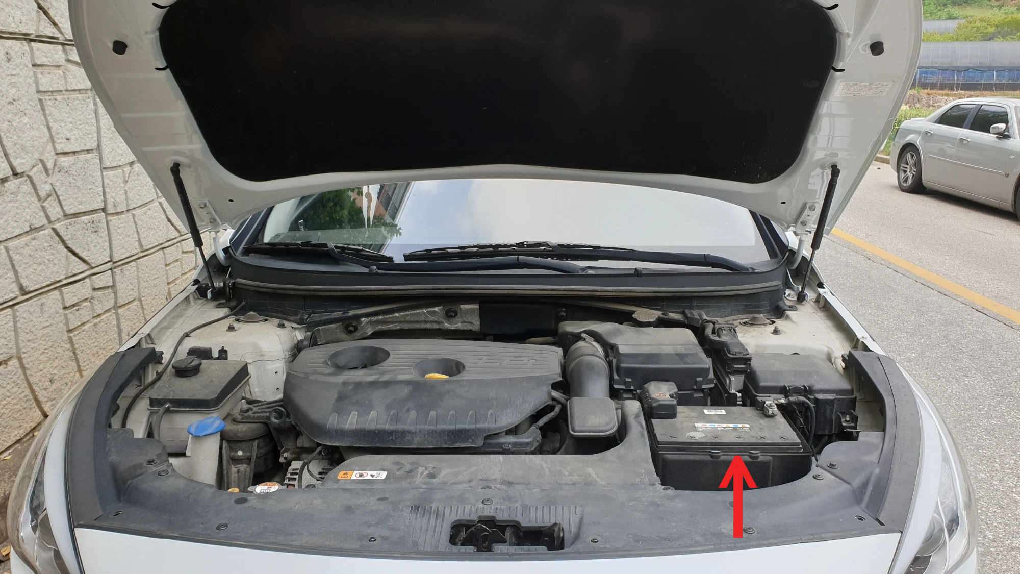 소나타 배터리 위치