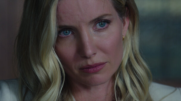 윌그런 엘레나 역 (애나벨 월리스)