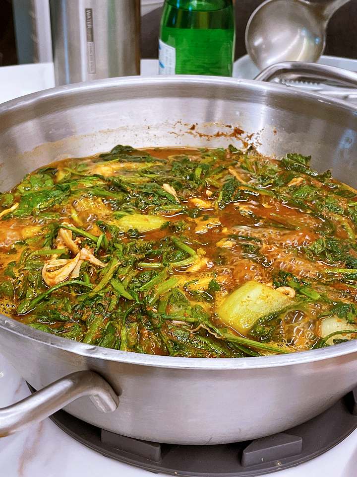 종로 북촌 삼청동 맛집 추천 생방송투데이 탕 하나에 4가지 맛 개성철렵국 개성 잔치 비빔밥 제육전 고수무침 오늘방송 먹킷리스트