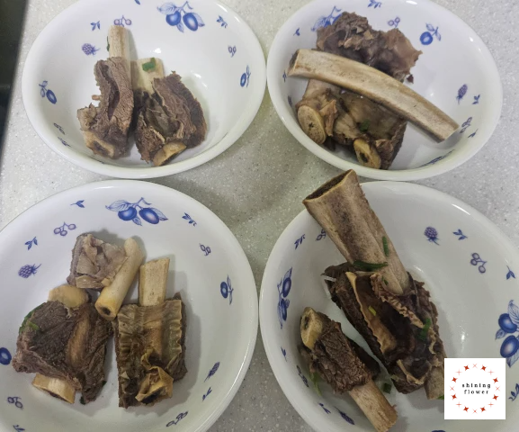 갈비탕에 갈비만 4그릇으로 셋팅