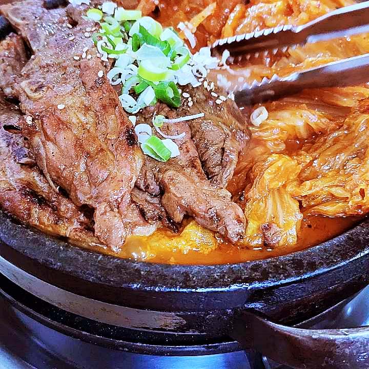 토요일은 밥이좋아 예산 백종원 예산시장 부근 묵은지 돼지갈비 맛집 묵은지김치찌개 묵은지 돼지갈비구이 예산10미 현지인 추천 토밥 좋아 방송정보