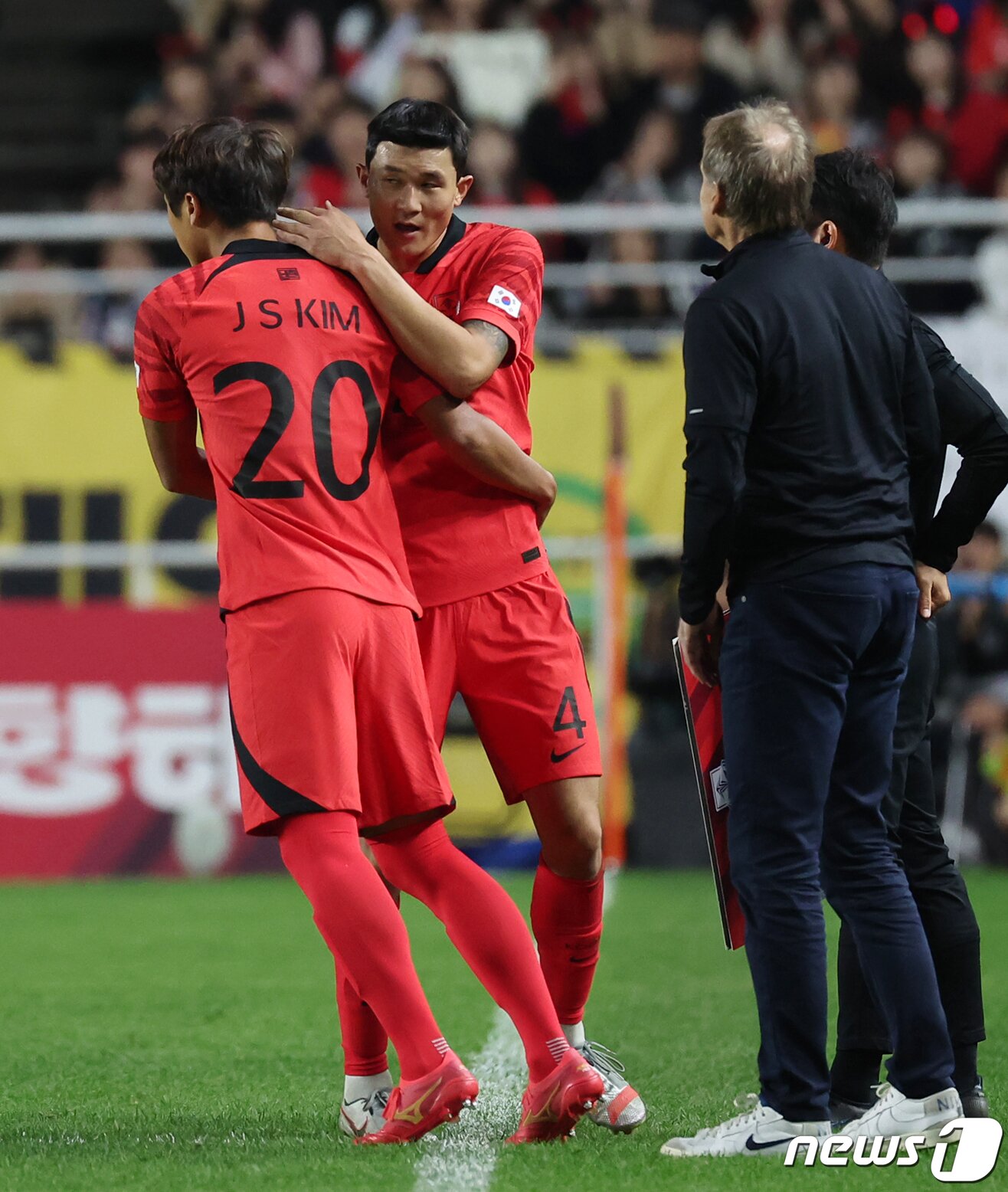 홍명보 감독, 4개월 만에 소집! 월드컵 3차 예선 앞두고 본격 담금질