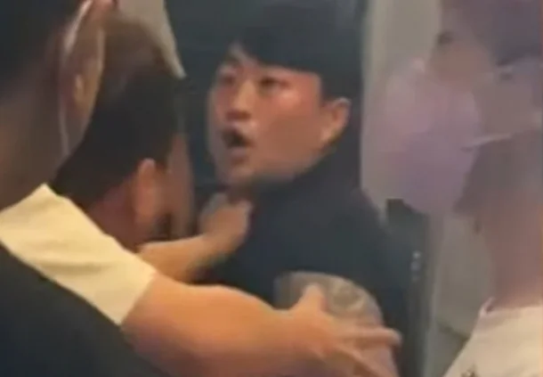 김호중 쇠파이프