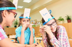 파닉스카드로 즐겁게 수업하는 어린이