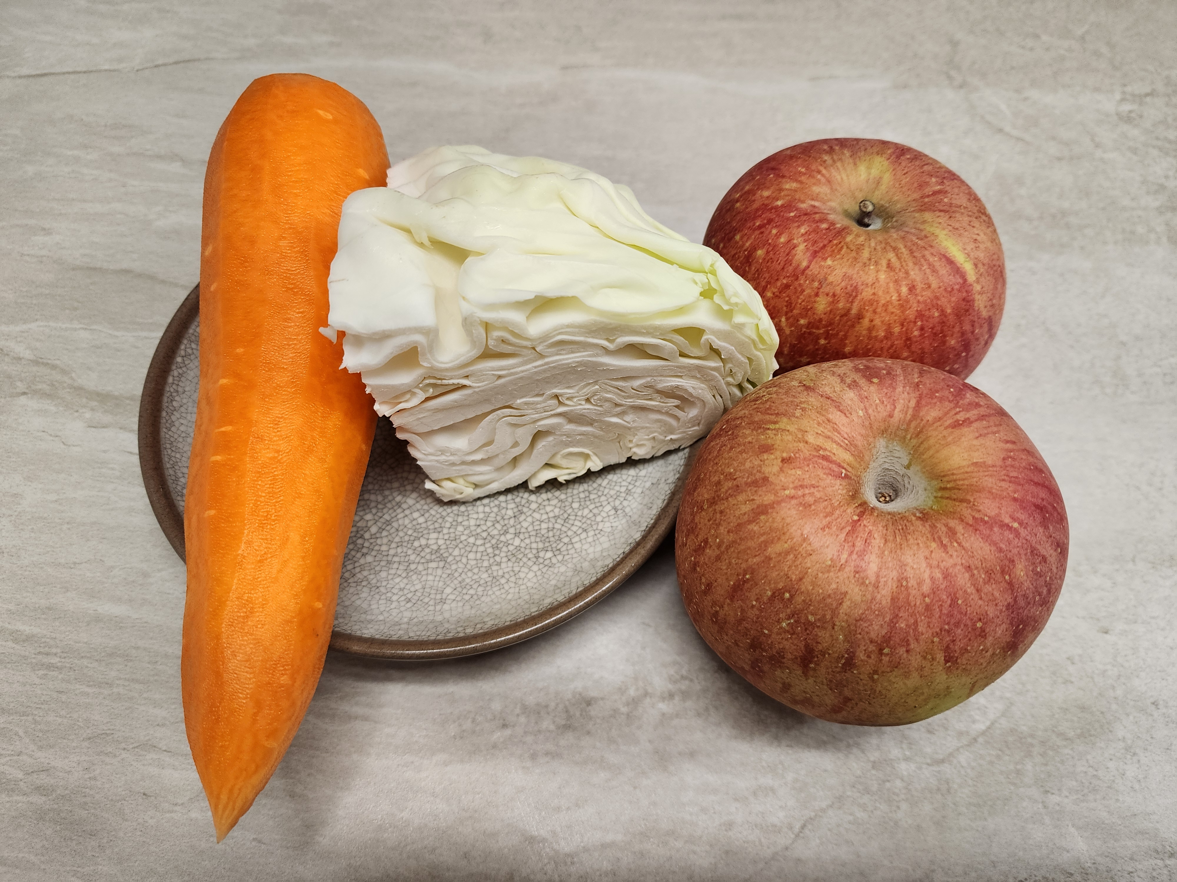 당근-양배추-사과-과일채소-주스를-만들기-위한-재료