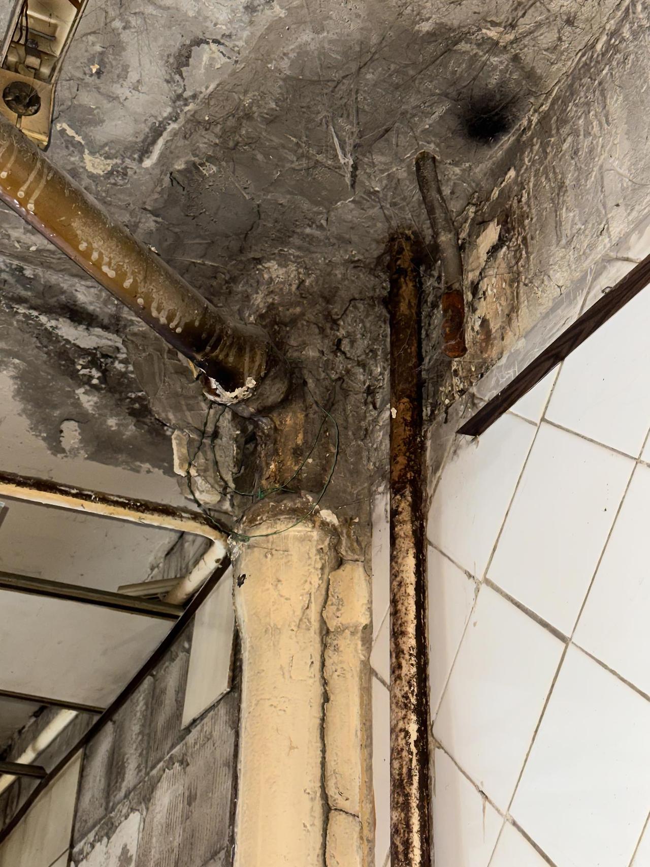 욕실 리모델링 시 배관 교체 판단 기준 알아보기