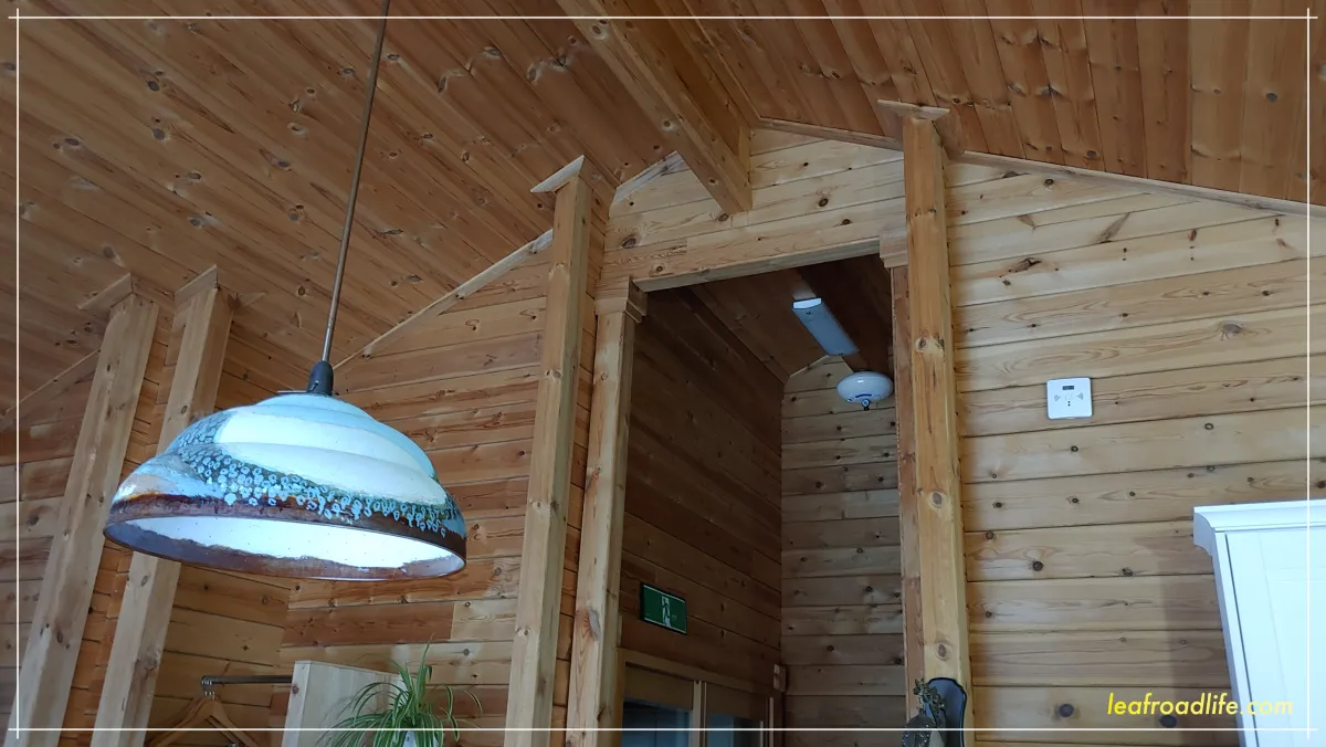 서나와할아버지-통나무집-내부-인테리어