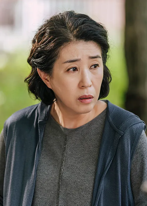 오덕례 (cast 김미경&#44; 74세&#44; 정숙의 모친)