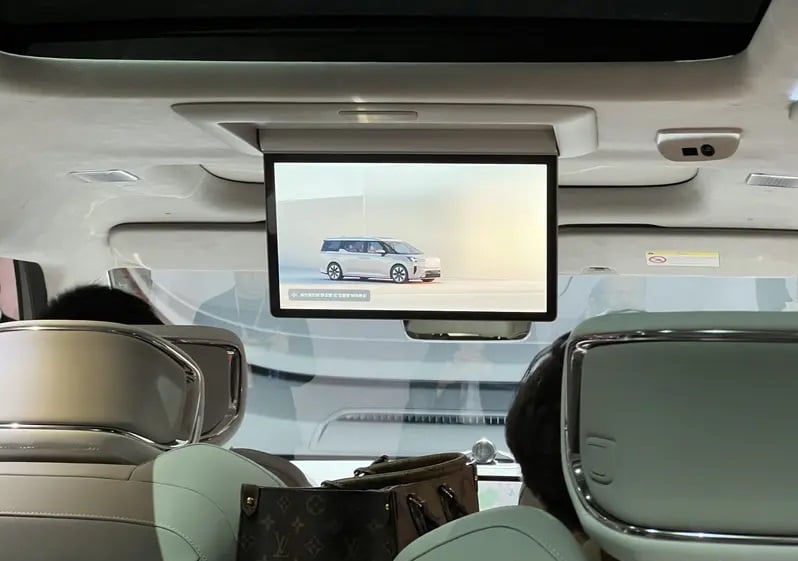 출시가 기다려지는 미니밴 볼보 EM90 제원, 디자인, 성능, 가격