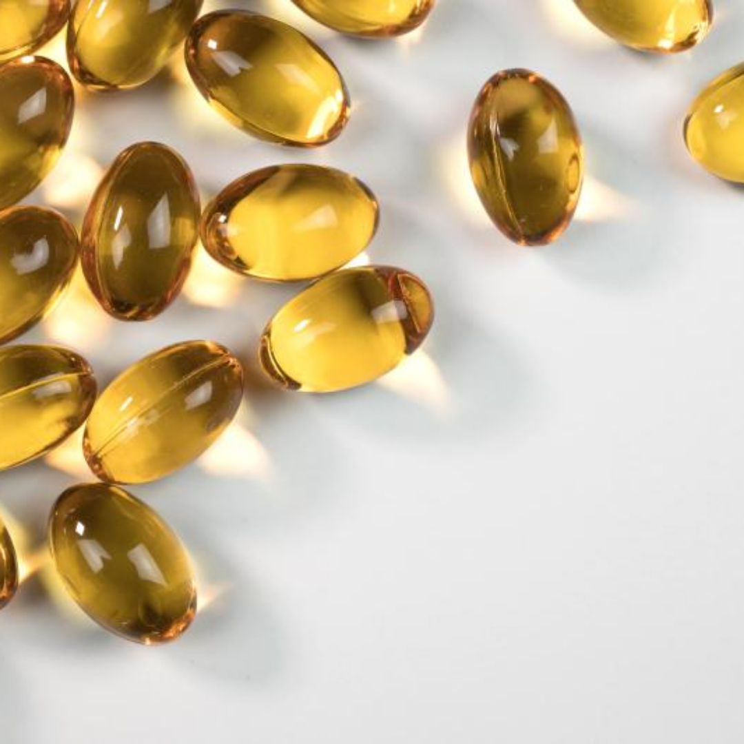 노란색의 연질 캡슐들