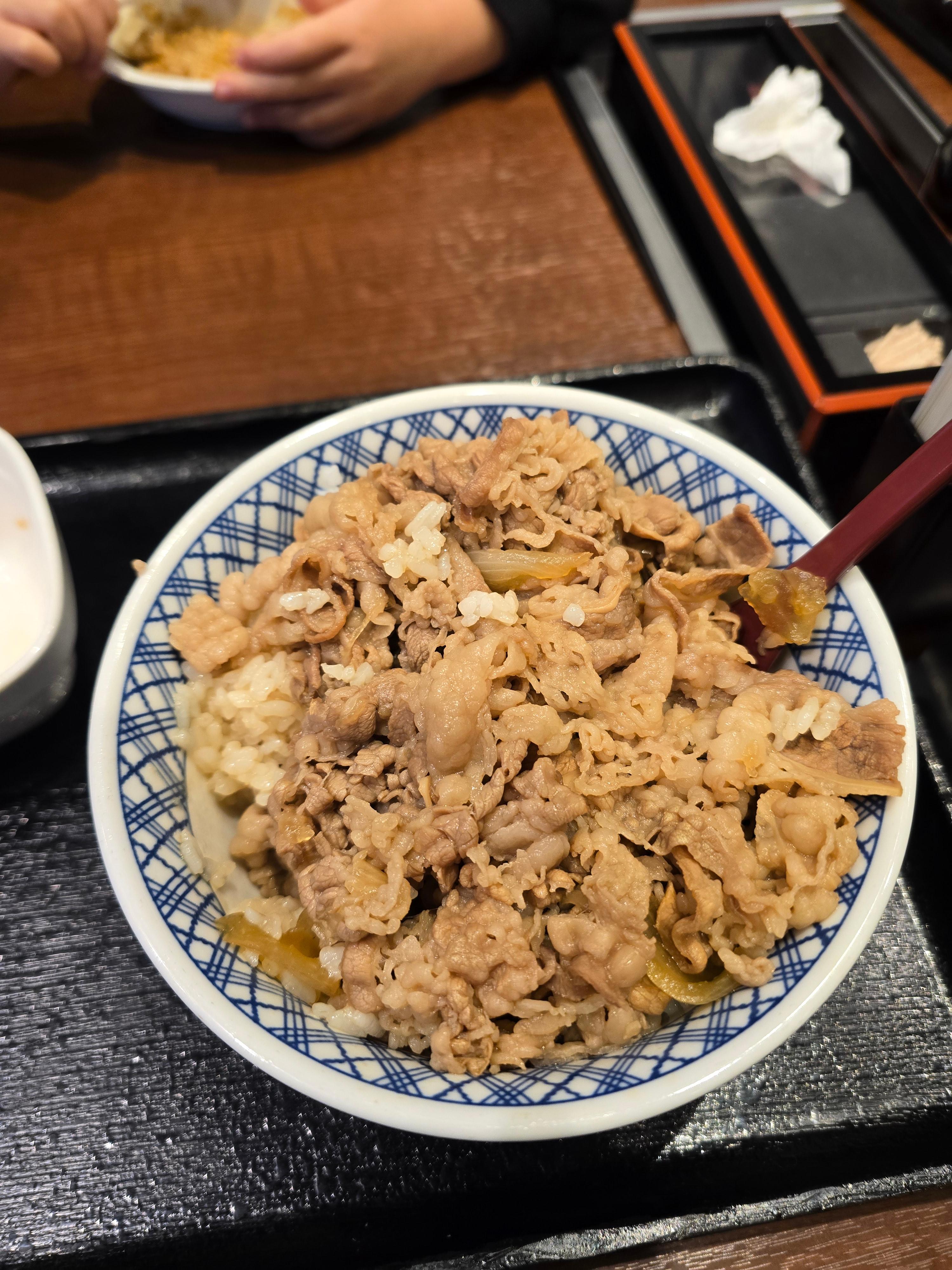 요시노야 하카타데이토스아넥스점 규동