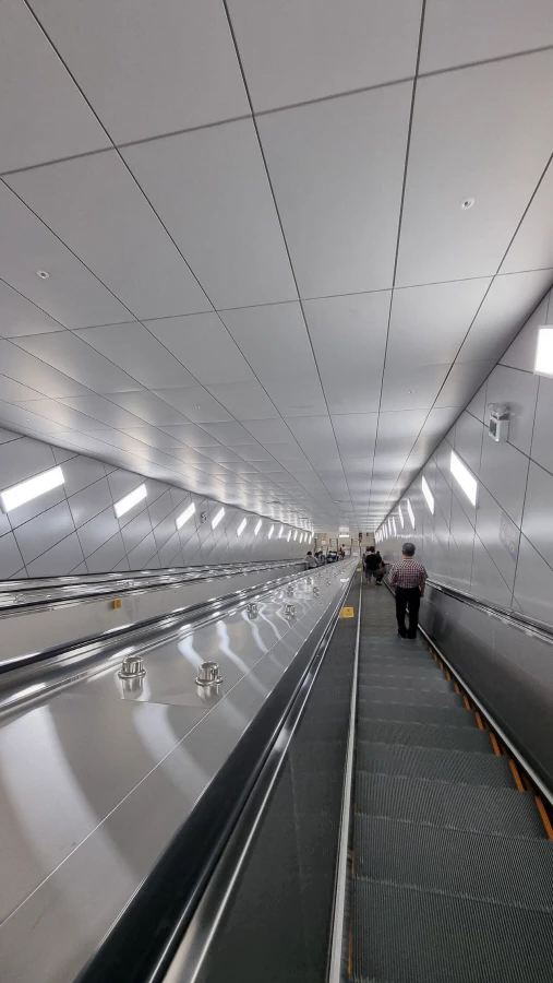 서해선 갈아타러 가는곳 굉장히 깊어요!