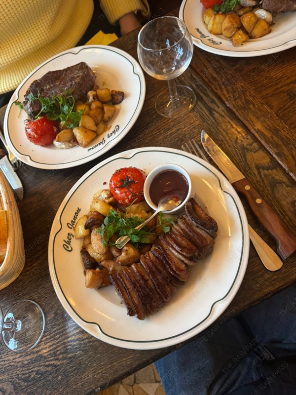 친구들은 소고기스테크에요.