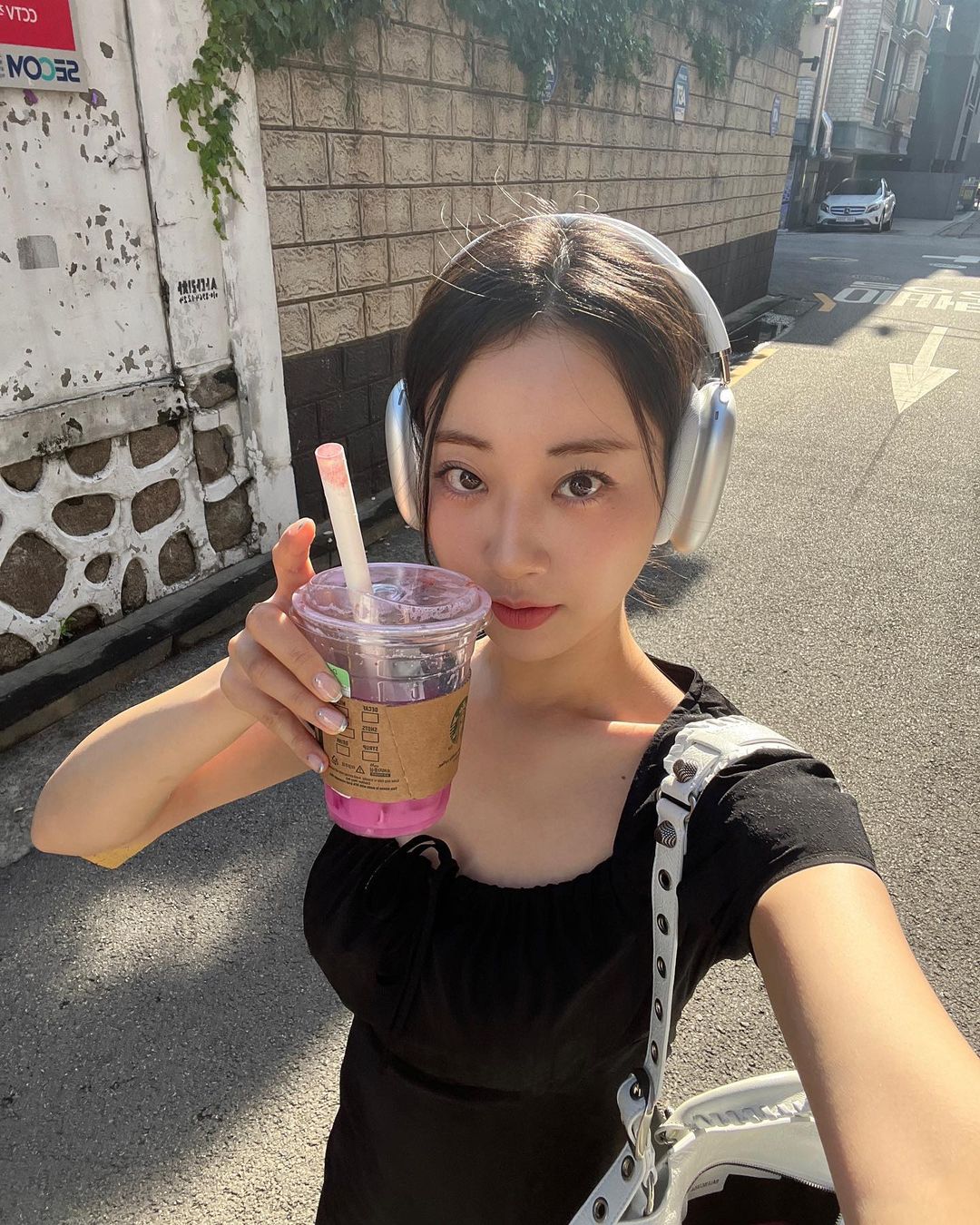 산책하는 경리, 섹시미 보이다