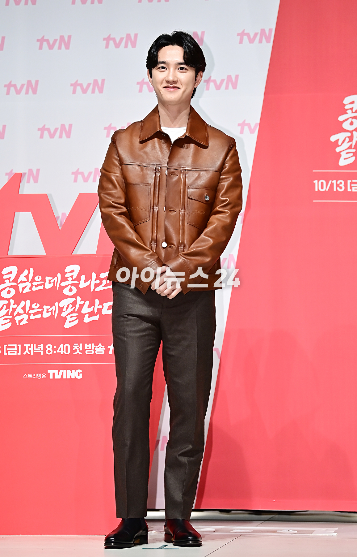 배우 도경수가 11일 오후 서울 강남구 엘리에나 호텔에서 열린 tvN '콩 심은 데 콩 나고 팥 심은 데 팥 난다' 제작발표회에서 포토타임을 갖고 있다. [사진=곽영래 기자]