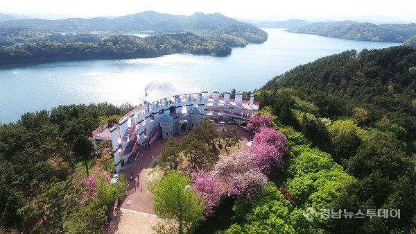 경남 진주여행 가볼만한 곳 - 진양호공원 나들이와 봄꽃