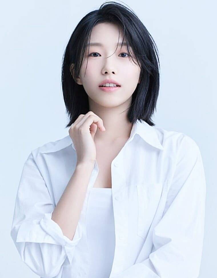 배우-윤가이