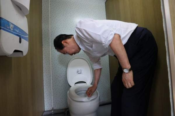 한덕수 총리 화장실 청소