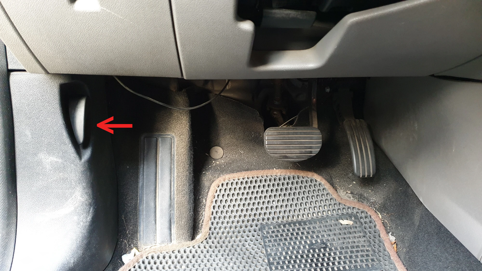 보닛 열림 레버