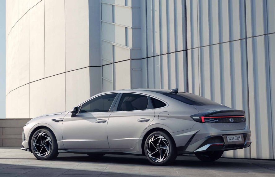 2024년 국산차 판매순위 6위 쏘나타 디 엣지