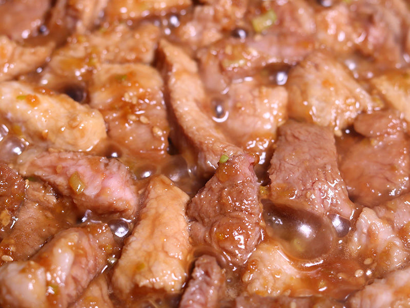 노릇하게 익어가는 목살