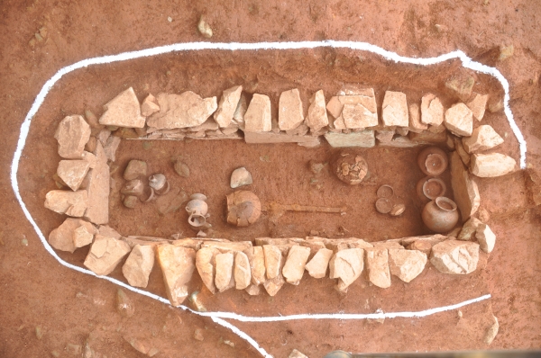 부산 생곡동 가달고분군 구덩식 돌덧널무덤 전경. /동양문물연구원