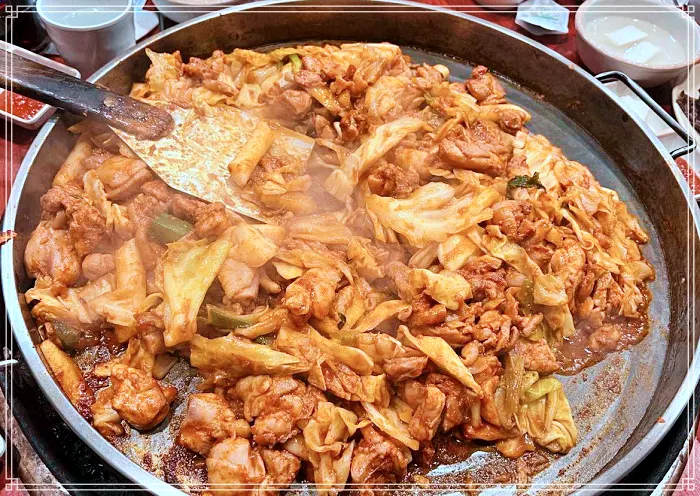 고두심이 좋아서 춘천 명동 닭갈비 골목 철판닭갈비, 막국수 맛집