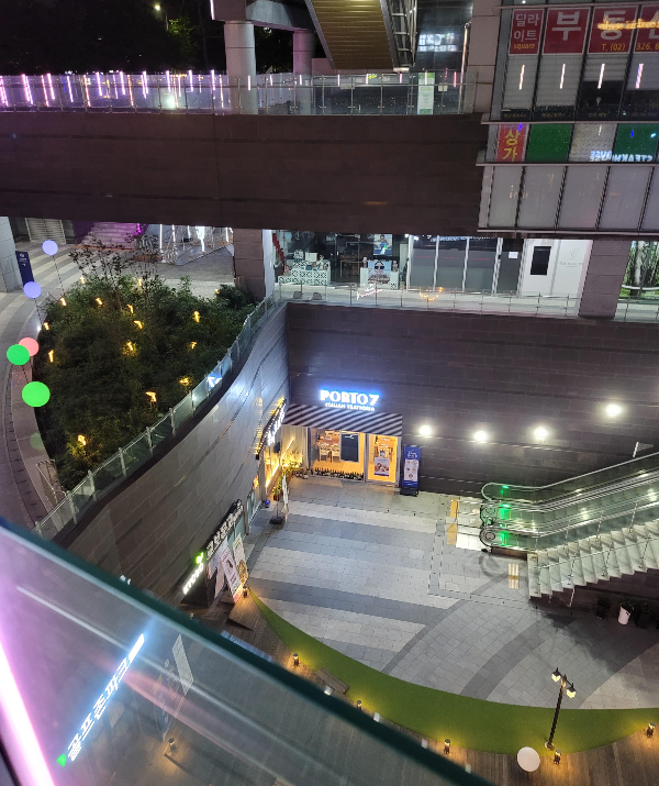 2층에서 바라본 포르투7(PORTO7)