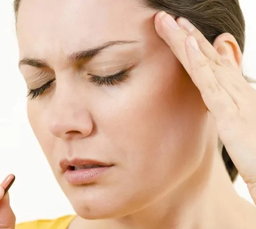 편두통 원인 10가지 및 편두통 심할때 약 좋은음식 습관 총정리