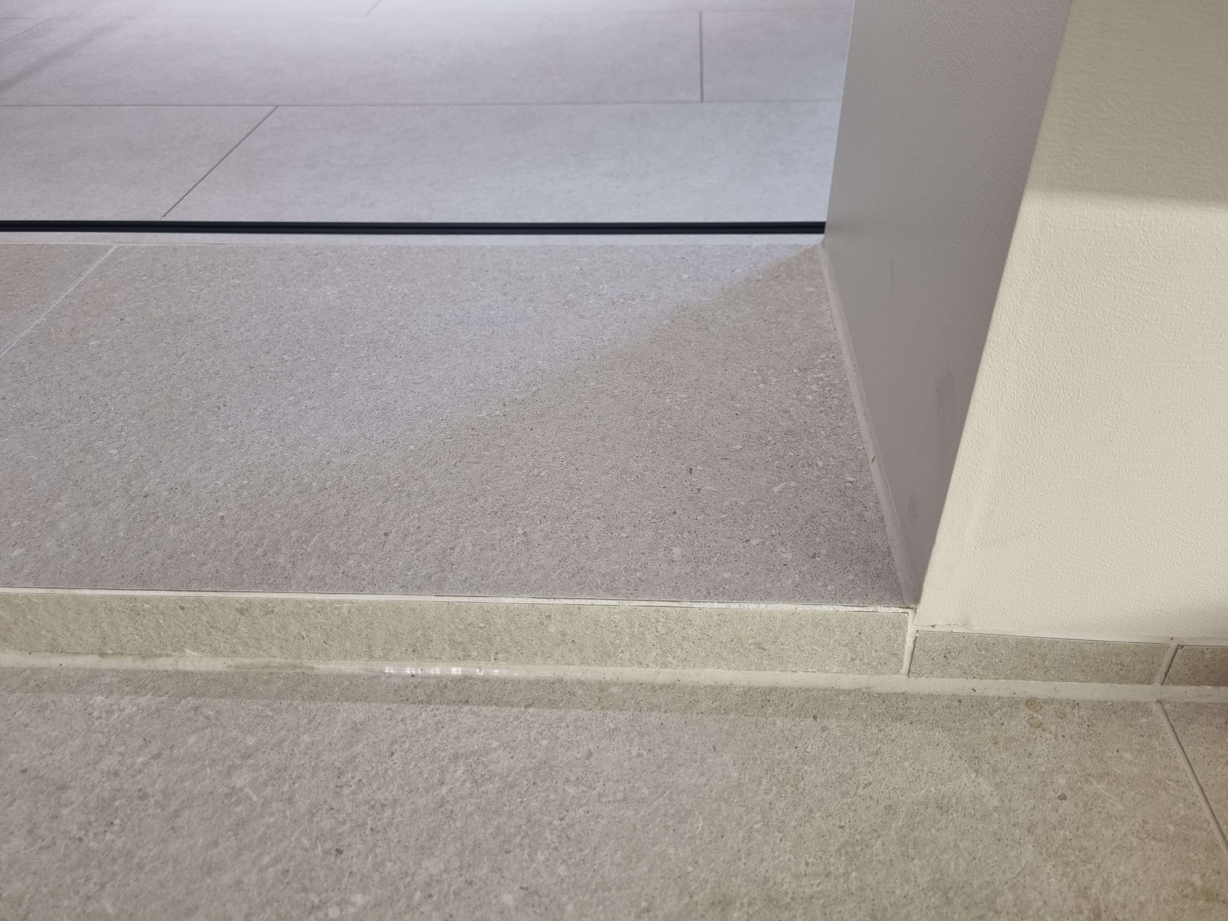 현관 입구 타일