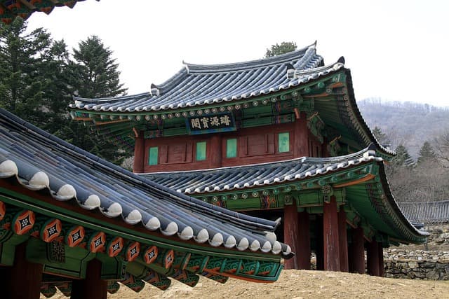 오대산 사고 - 국가의 주요한 역사 기록물들을 보관 관리하던 외사고