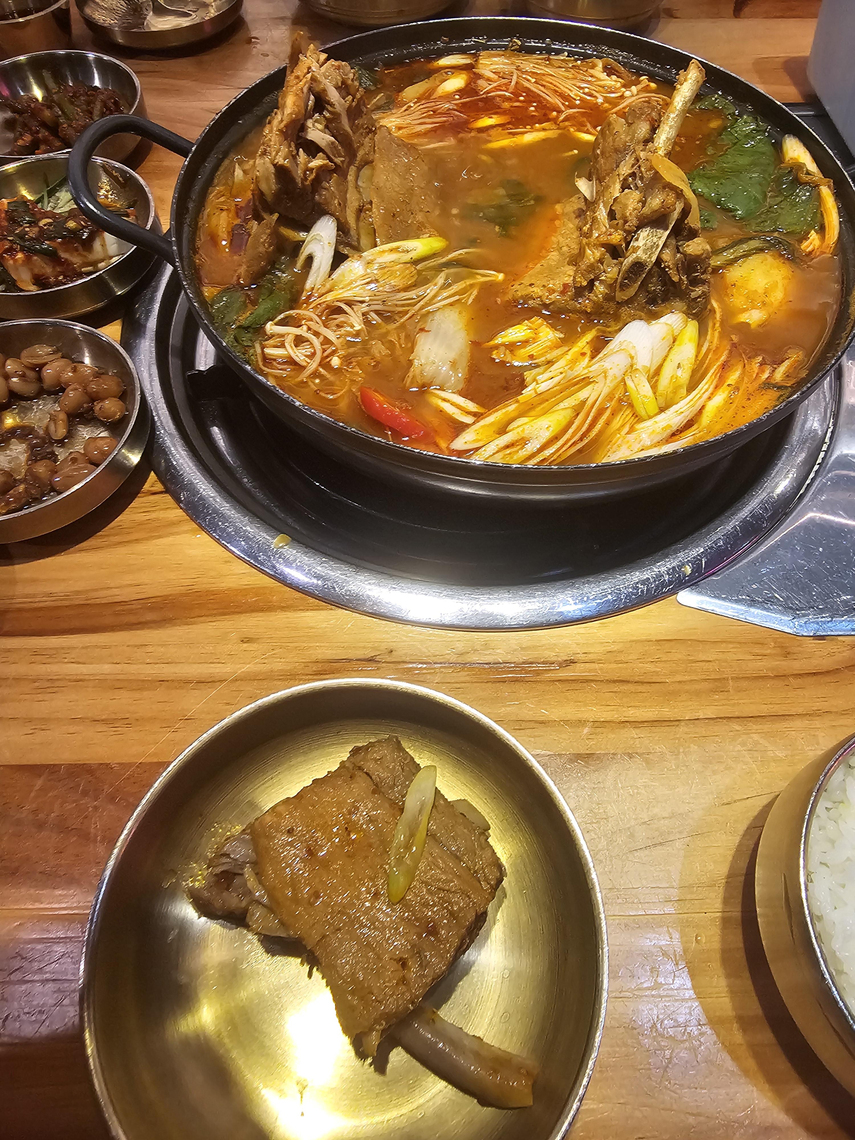 벙커원 BUNKER1 감자탕