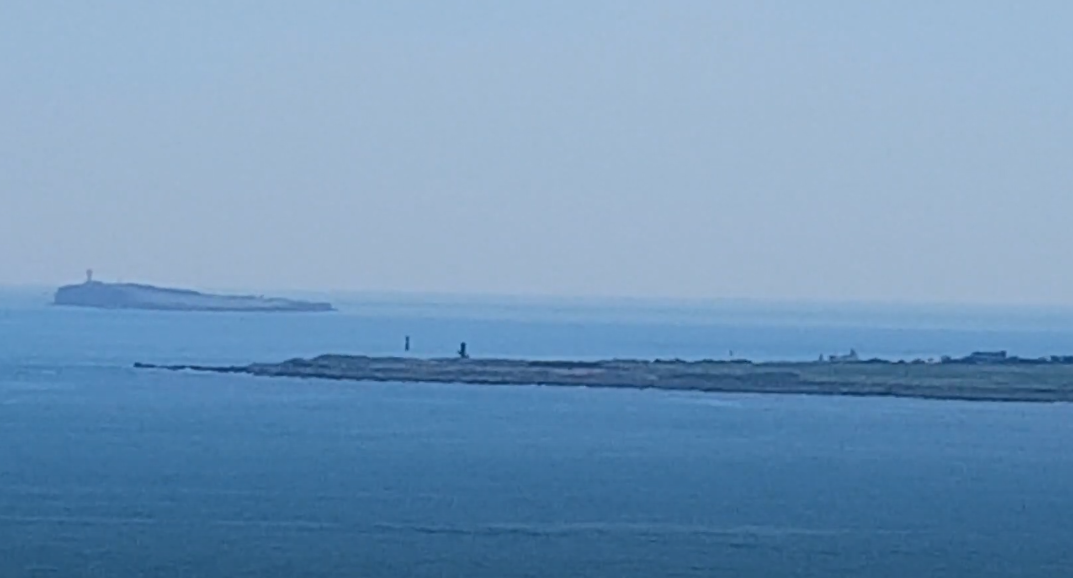 송악산 전망대에서 바라보는 가파도섬과 마라도섬의 모습