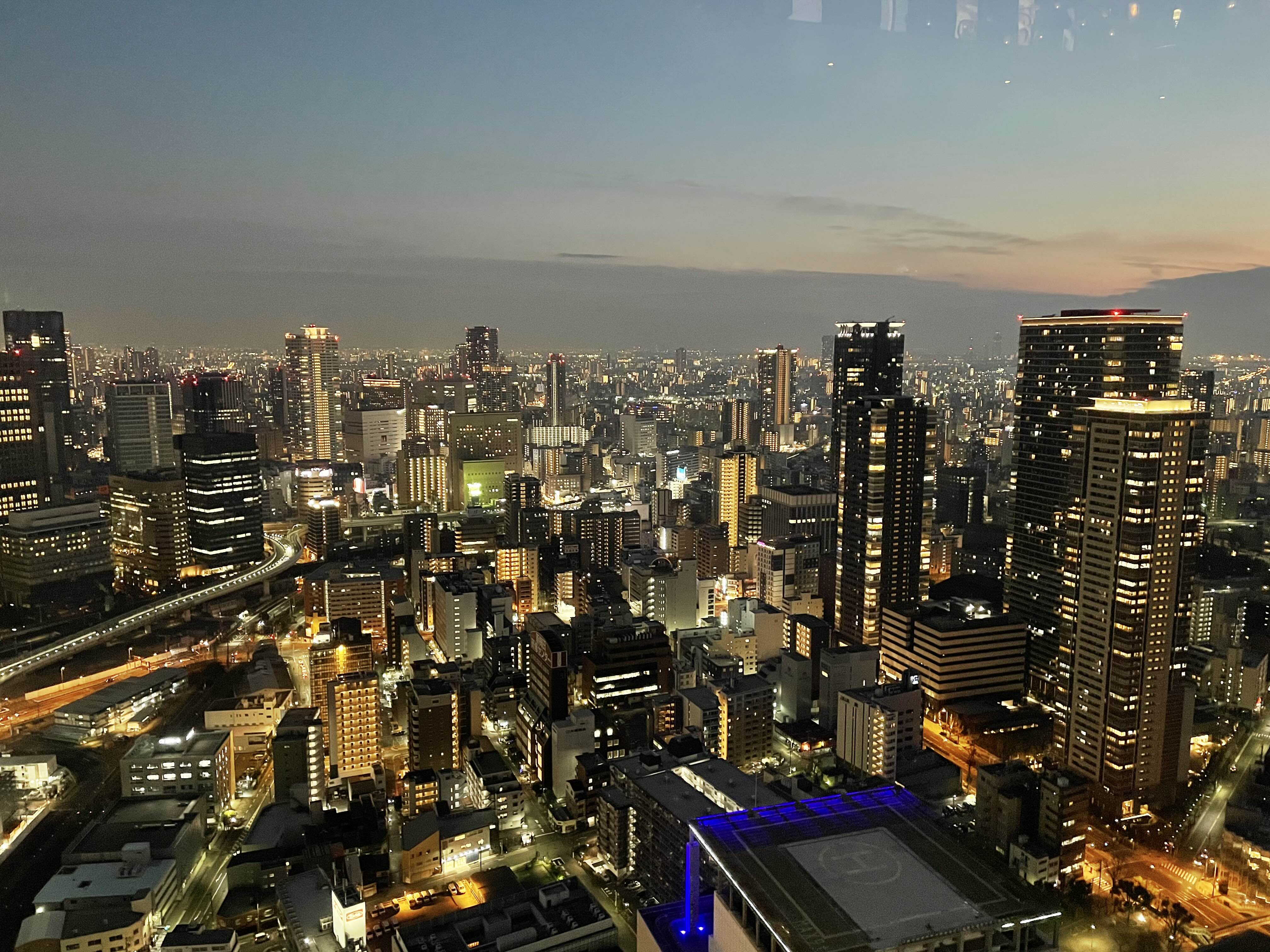 우메다 스카이빌딩 공중 정원 야경