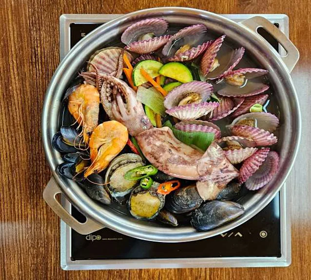 황금손칼국수 간장게장 대부도 본점