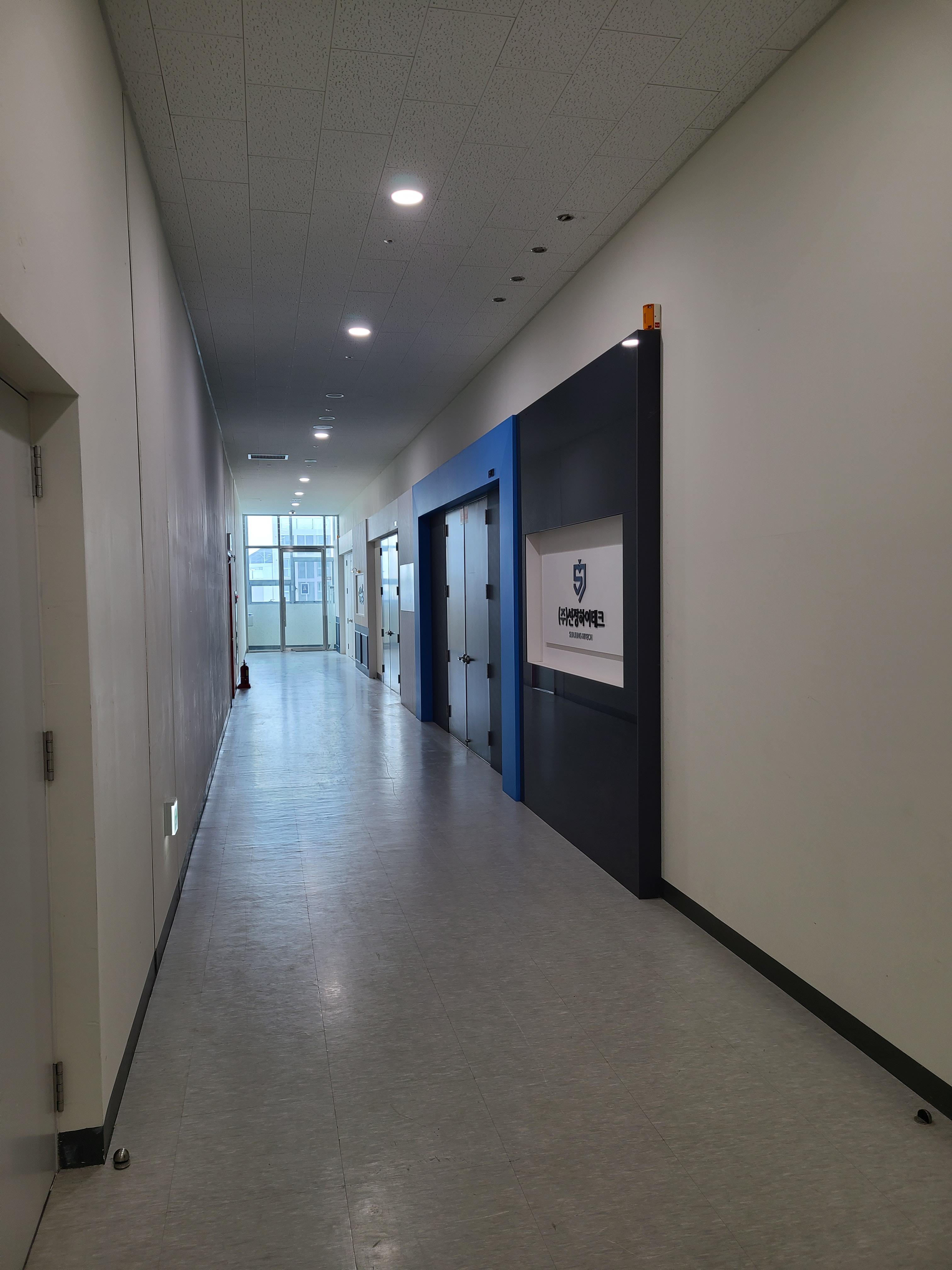 성남 센터엠 드라이브인, 섹션오피스, 지상주차장4