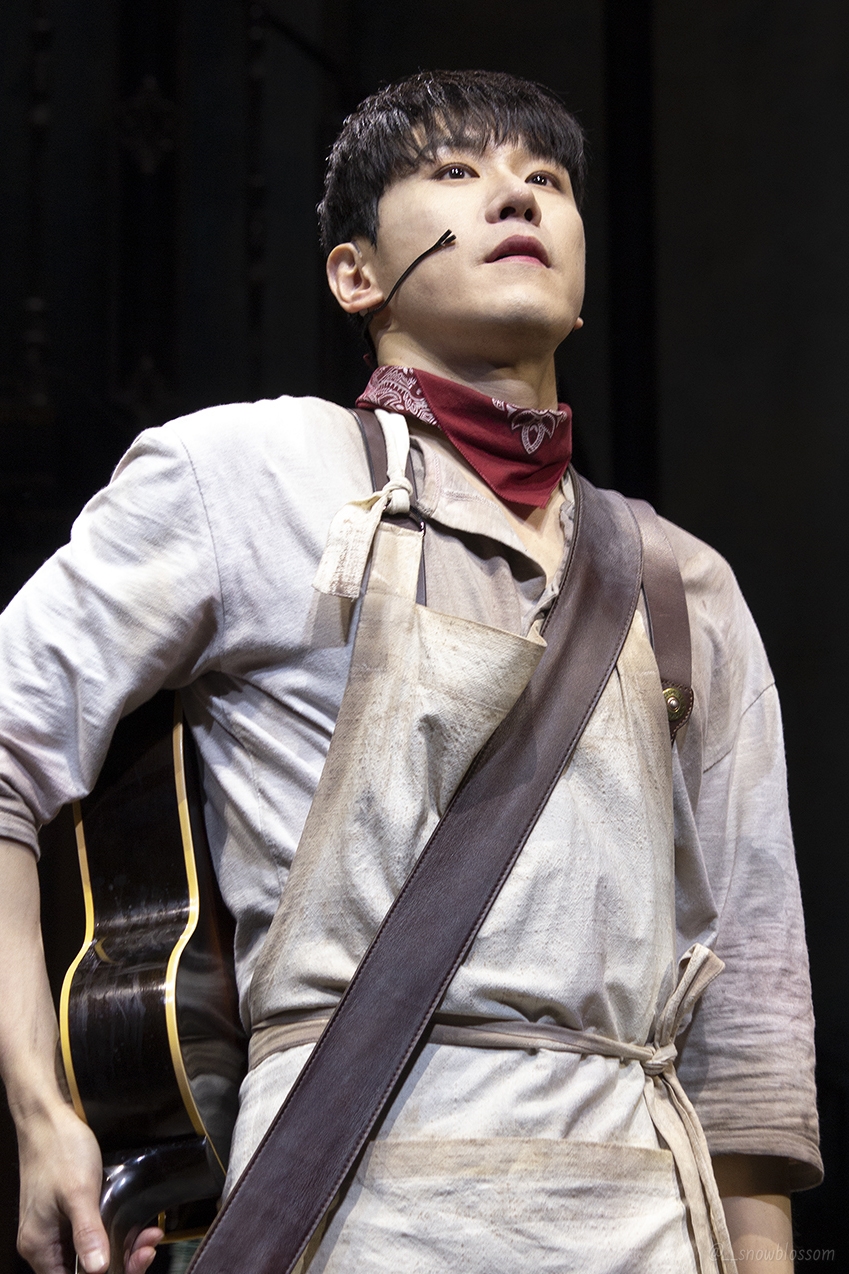 오르페우스 역의 조형균 배우