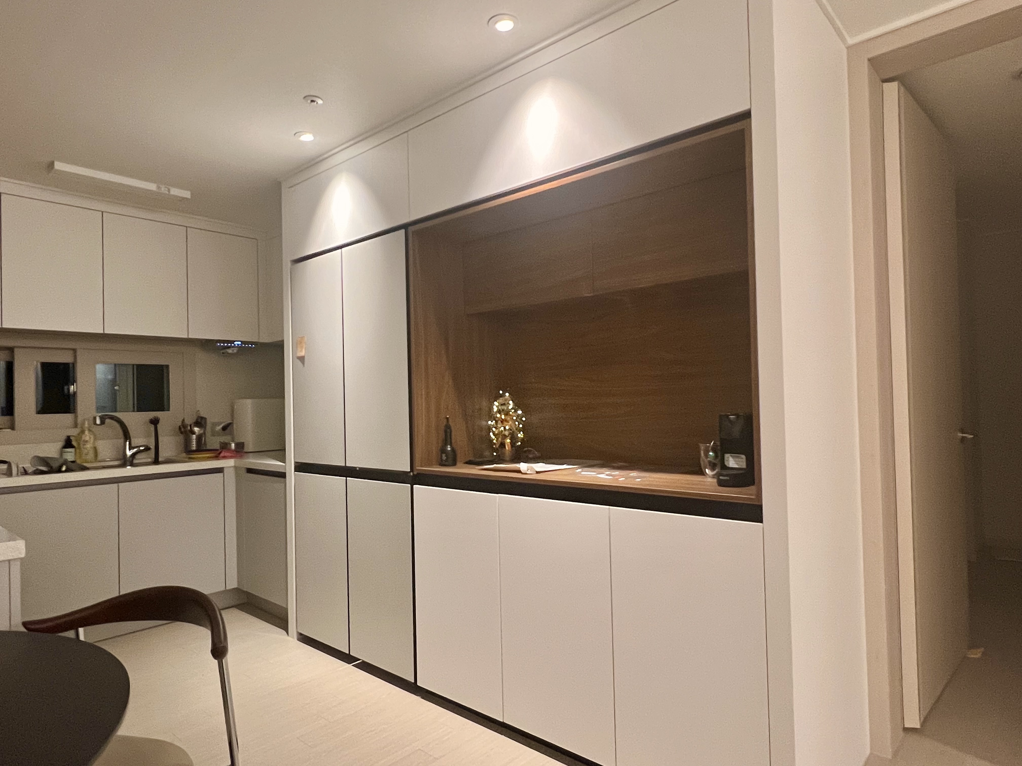 청액-입주-냉장고장-인테리어-시공