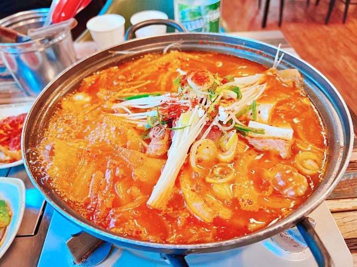 토요일은 밥이 좋아 토밥좋아 평창 봉평 묵은지 목살 찌개 전골 맛집