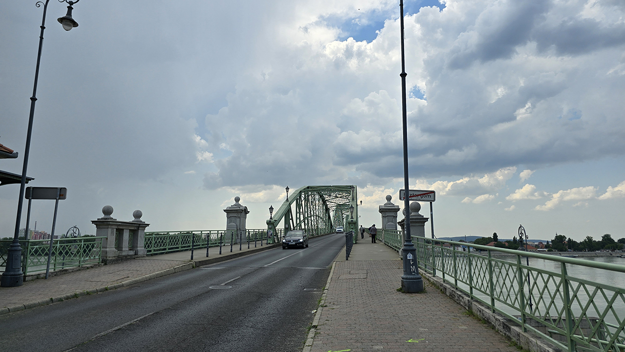 헝가리 쪽 다리