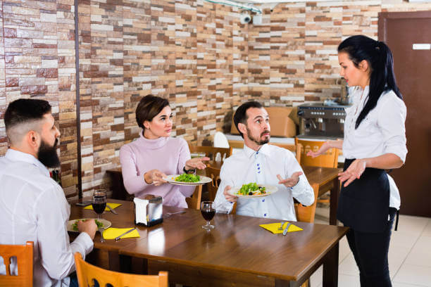 식당 음식에서 이물질 발견 대응