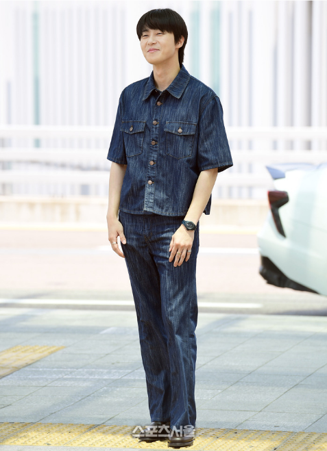 박서준덮머헤어스타일변화,박서준 공항패션,남자 덮머 스타일,덮머 헤어 추천,박서준 스타일 변화,덮머,헤어스타일,애즈펌,포마드