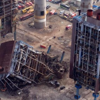 울산화력발전소 보일러 타워 붕괴 수색 ‘경보음으로 중단’ 붕괴 위험 속 실종자 2명