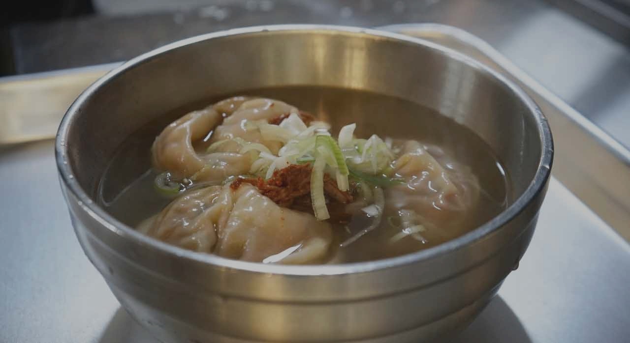 아삭한 김치가 들어간 평양식 만두국의 모습이다. [ⓒ네이버플레이스 평양집]