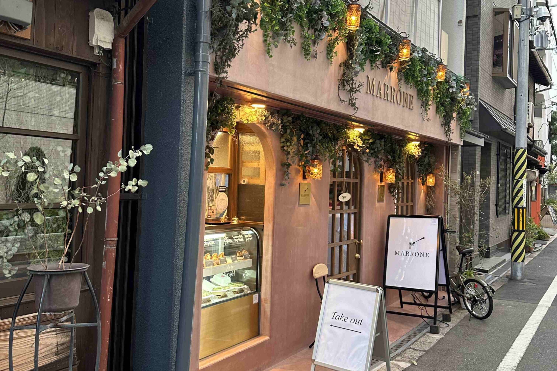 나카자키쵸-카페거리의-가게