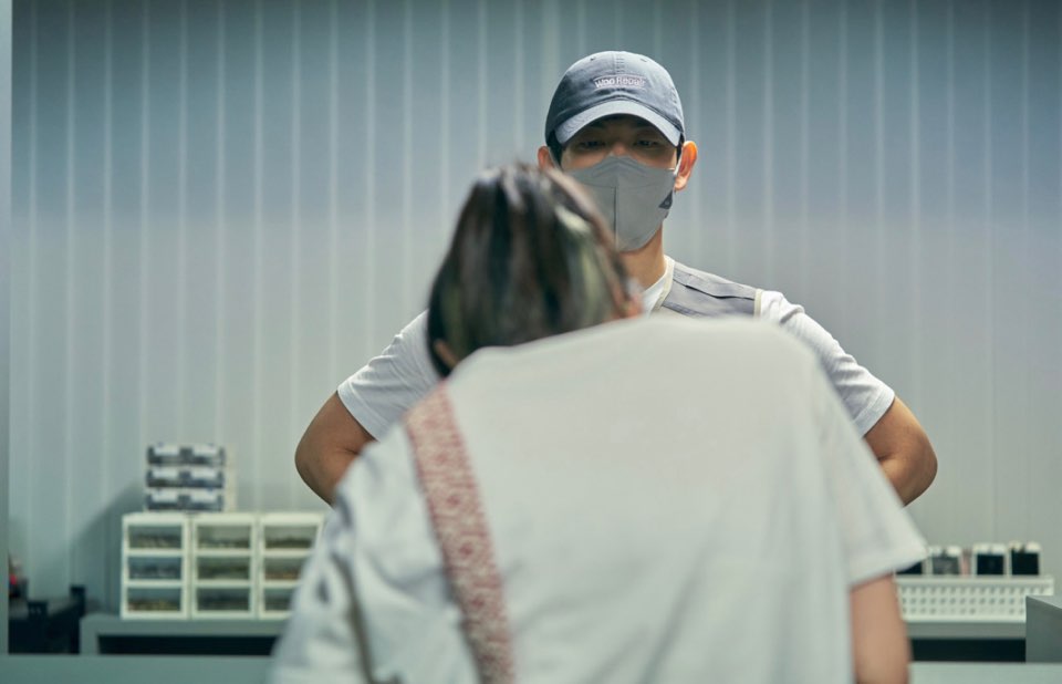 스마트폰을 떨어뜨렸을 뿐인데 결말 해석 원작 출연진 정보